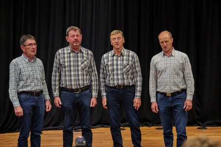 l_788063003_ljudski pevci 25